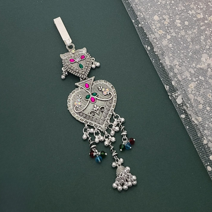 Traditional silver-colored Juda waist accessory with intricate floral and chain design, perfect for bridal and festive outfits
