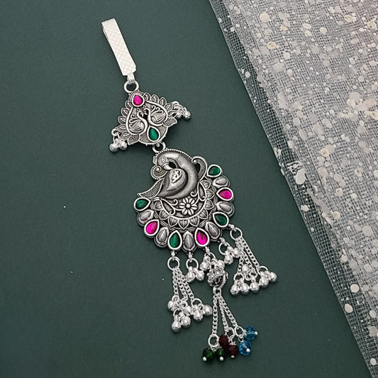 Traditional silver-colored Juda waist accessory with intricate floral and chain design, perfect for bridal and festive outfits