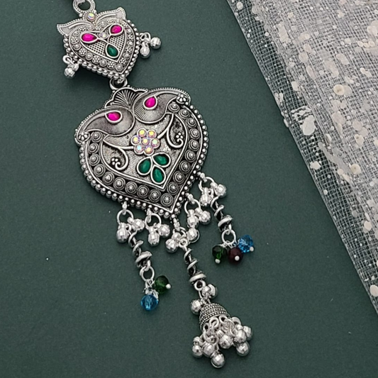 Traditional silver-colored Juda waist accessory with intricate floral and chain design, perfect for bridal and festive outfits