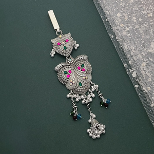 Traditional silver-colored Juda waist accessory with intricate floral and chain design, perfect for bridal and festive outfits