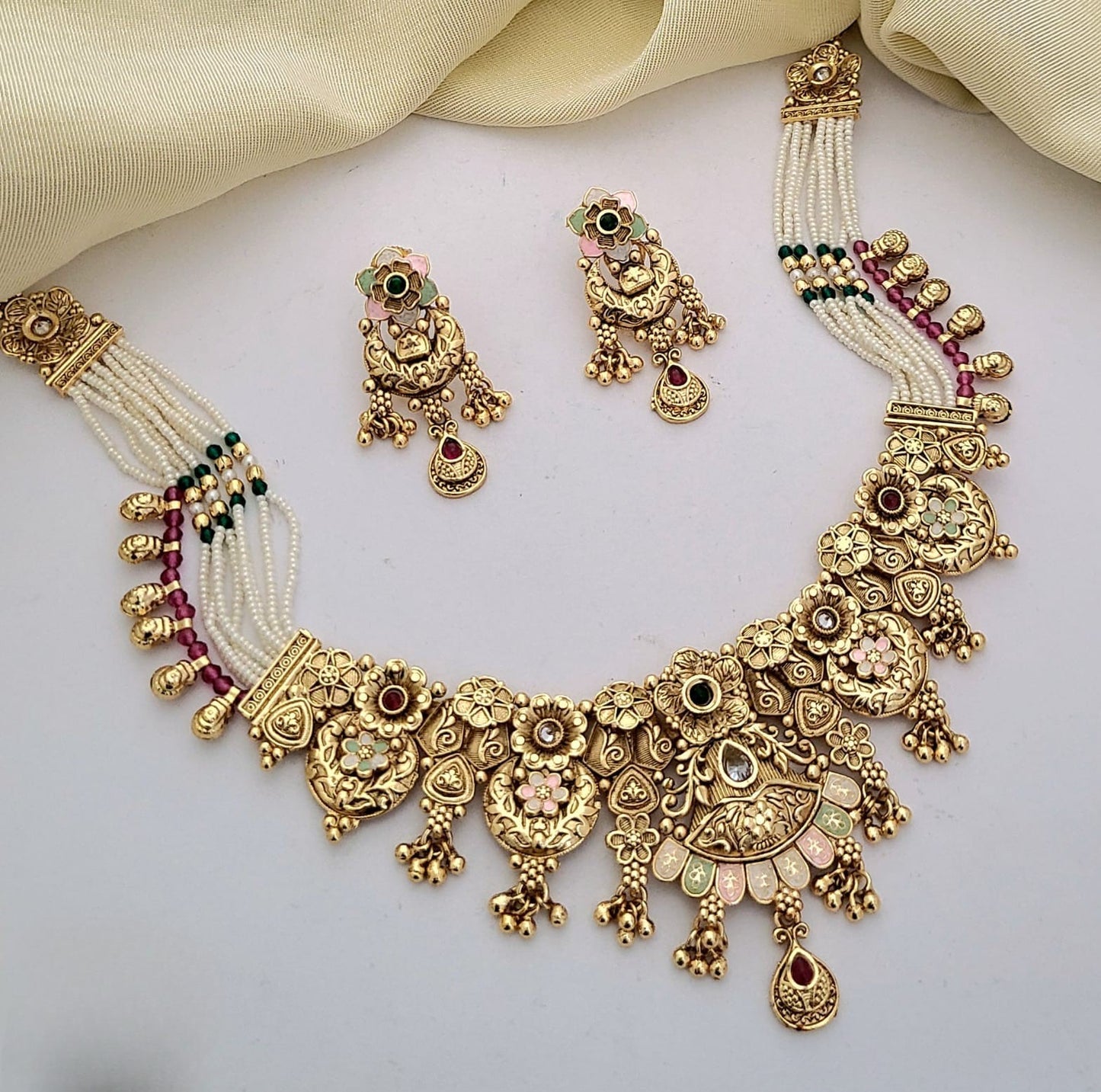 Antique Gold Necklace Set with Floral & Pearl Accents