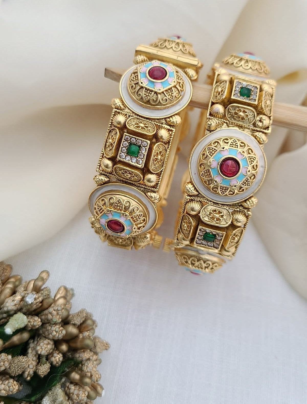 Grand Antique Gold Bangles with Royal Motifs