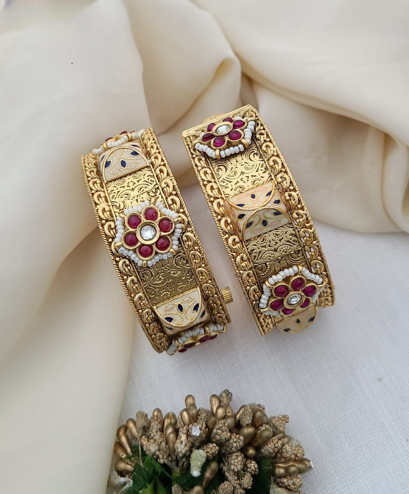 Antique Gold Kundan Bangles with Floral & Pearl Detailing